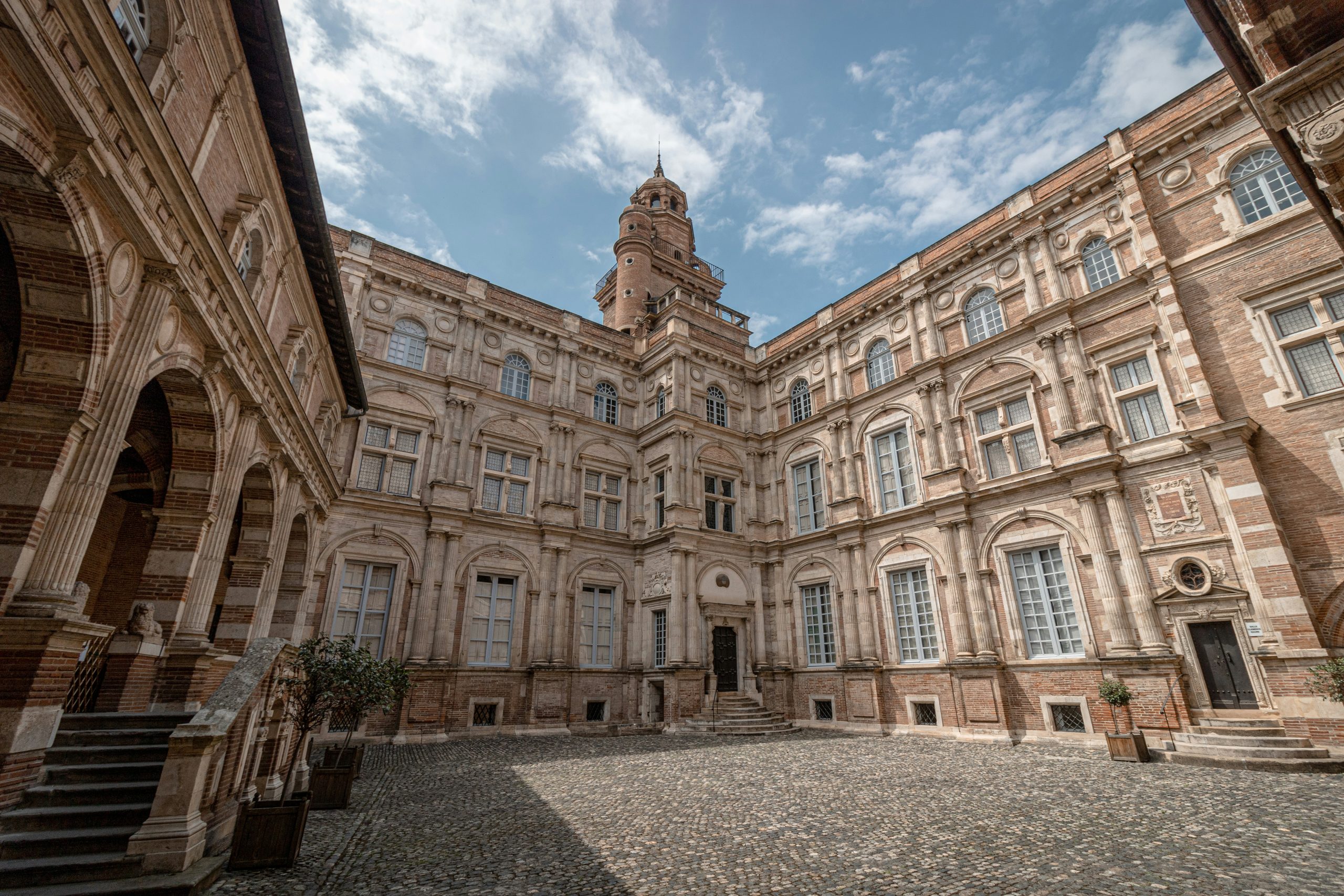 Monuments Historiques ou Déficit Foncier à Toulouse : quel dispositif choisir ?
